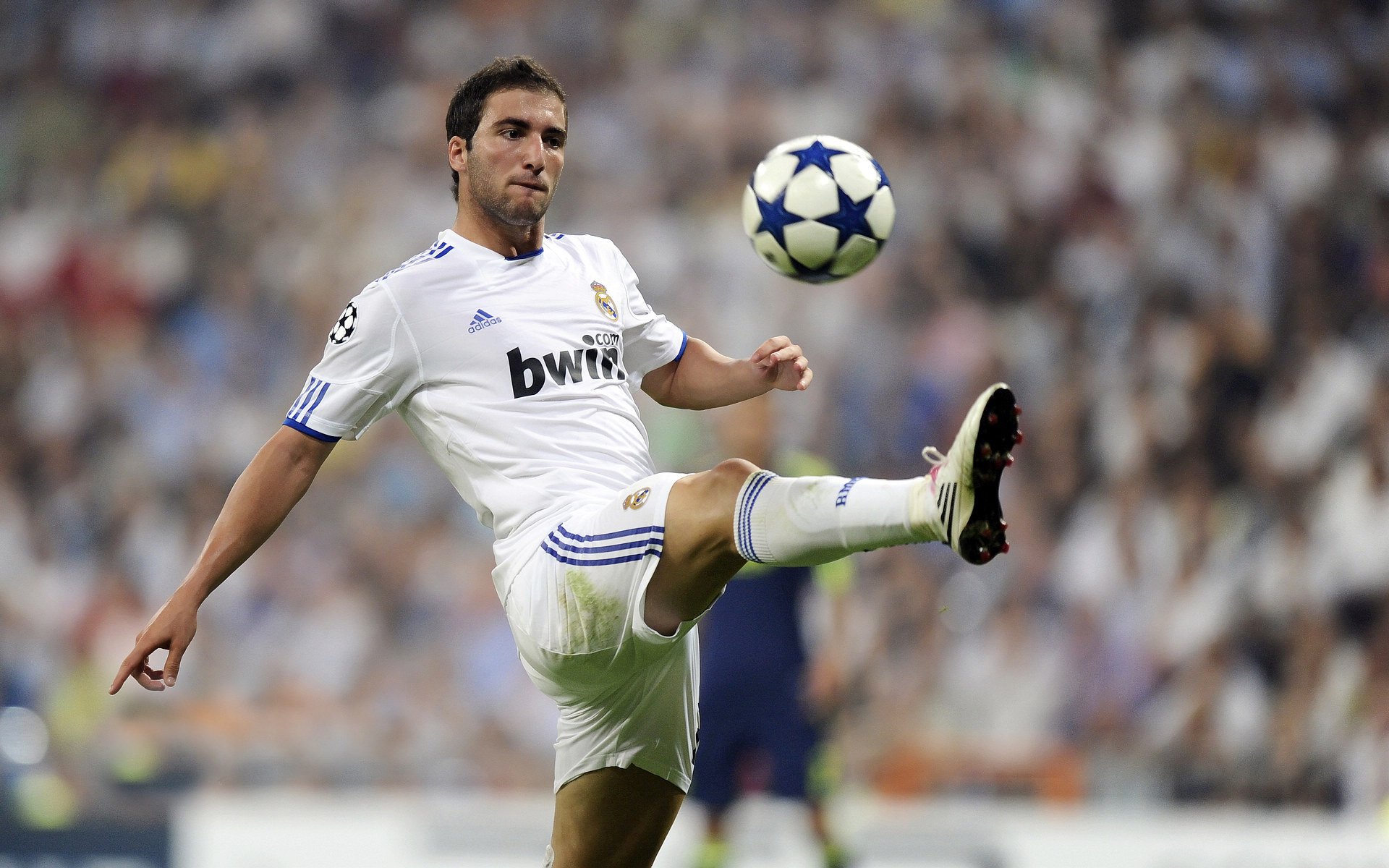 法甲激烈争夺，专家细讲战术创新如何在比赛中取得突破，战术创新的方法有哪些